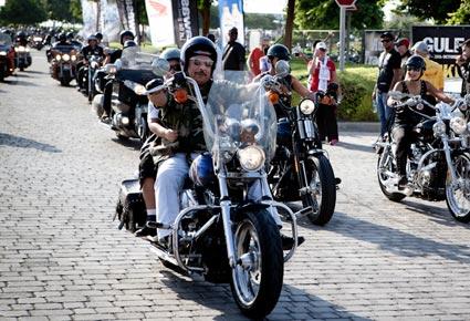 أكبر مهرجان للدرّاجات الناريّة في دبي